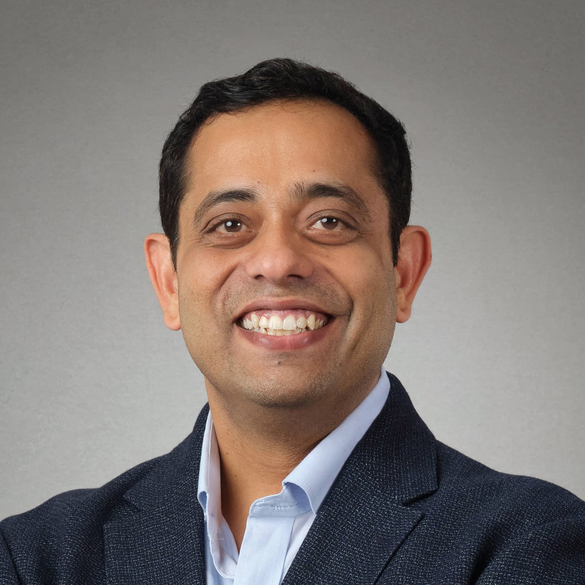 Vijay Tekumalla Headshot-1